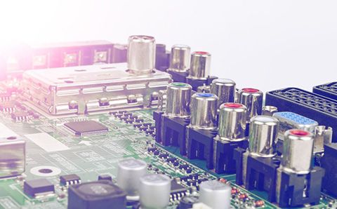 電流對超級電容器的性能有很大影響嗎？